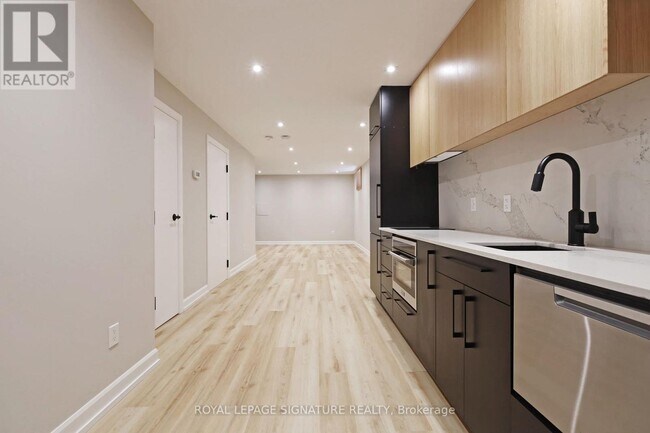 Building Photo - 28 Garnock Ave