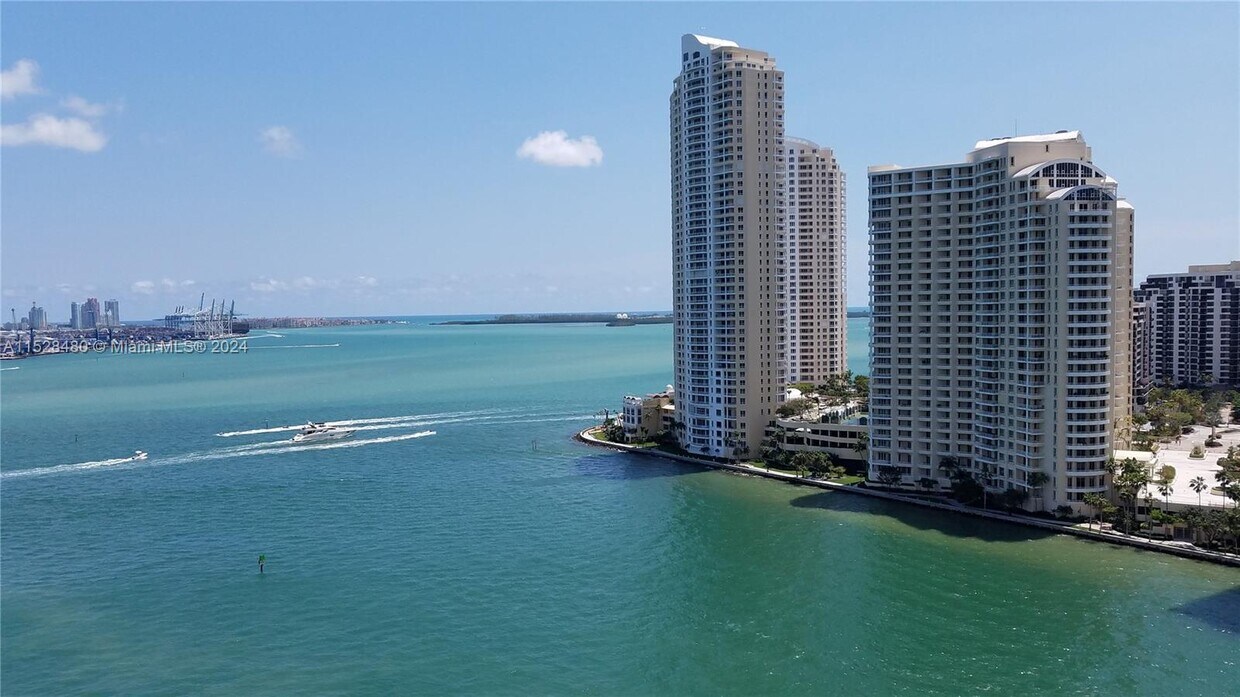 Primary Photo - 325 S Biscayne Blvd