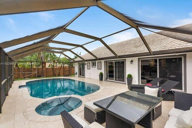 Foto del edificio - 9430 SW 212th Terrace