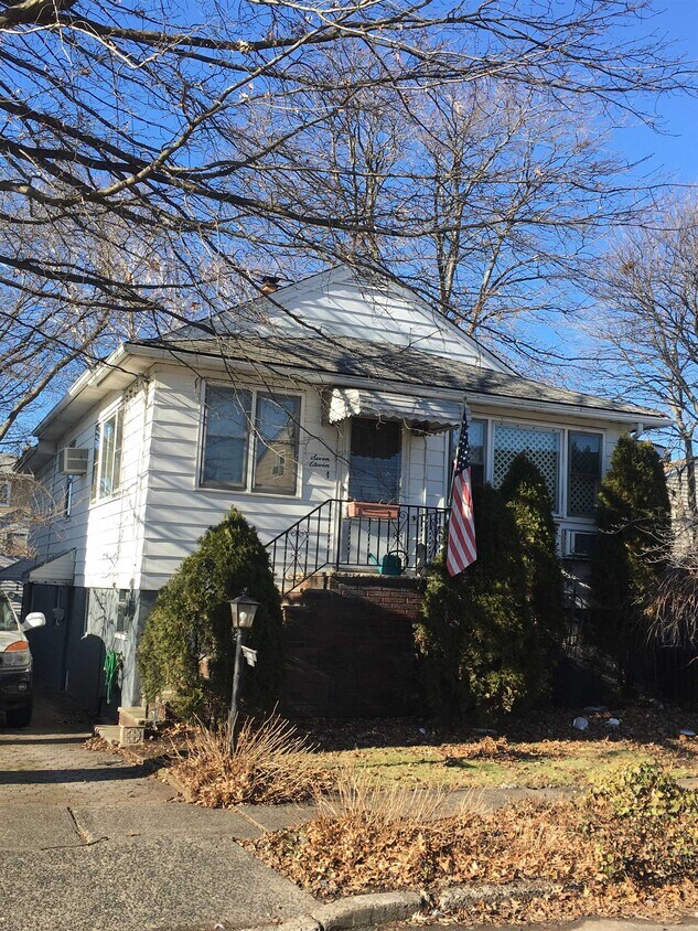 Primary Photo - 711 Lincoln St