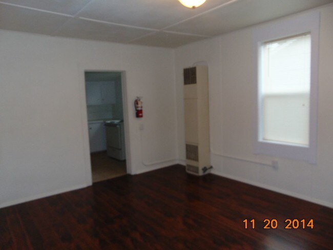 Building Photo - 1140 W 8th St