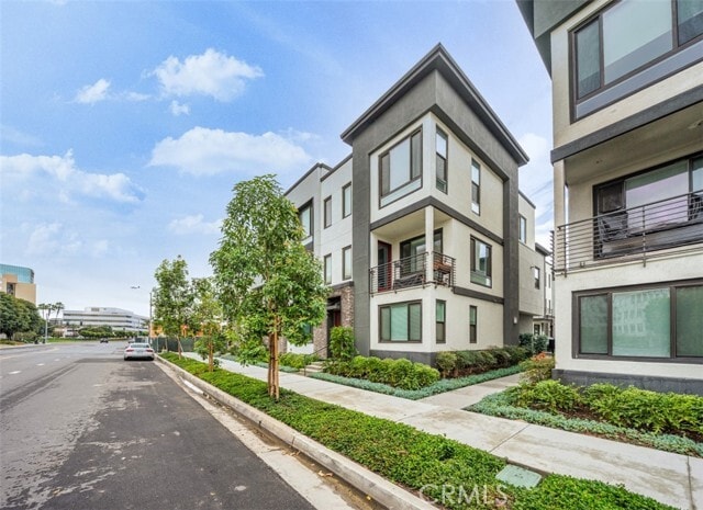 Building Photo - 135 Schick