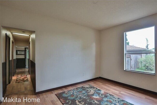 Building Photo - 1 br, 1 bath House - 8304 Paddock Ave