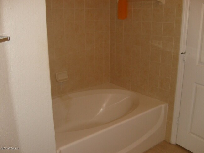 Foto del edificio - 8550 Touchton Rd