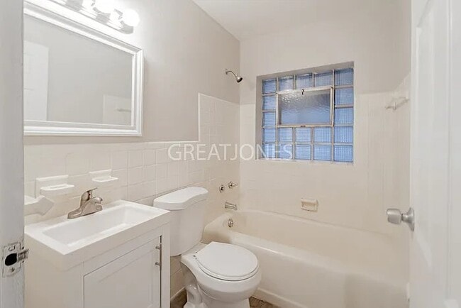 Building Photo - 4 St George Ct