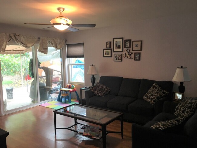 Foto del edificio - Three Bedroom House in Lemon Grove!!!