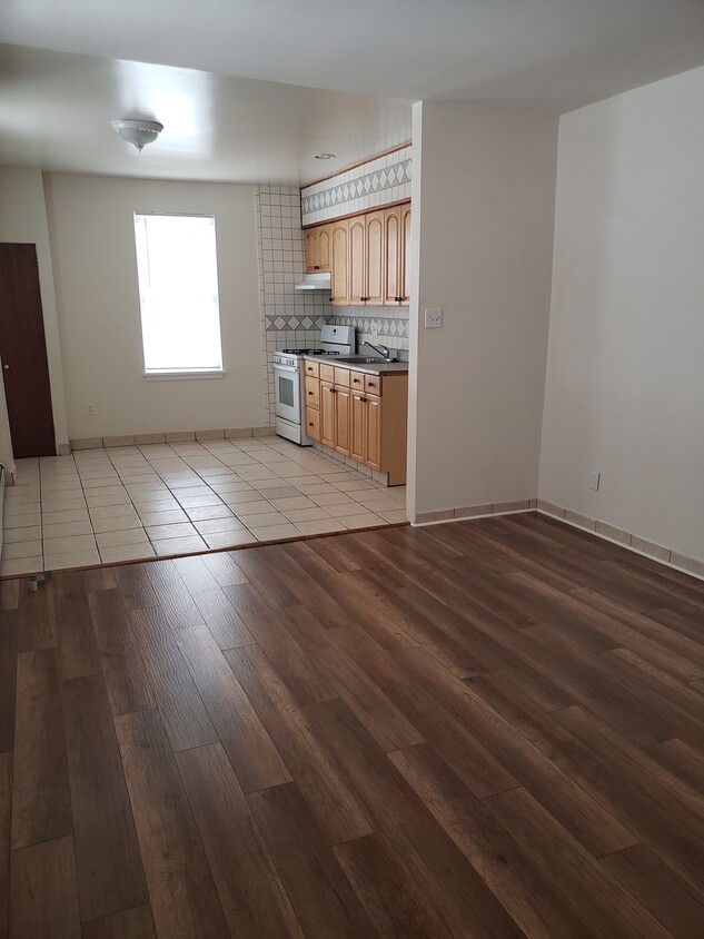 Foto principal - 5827 Rising Sun Ave