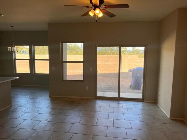 Foto del edificio - 6183 S Water Fountain Dr