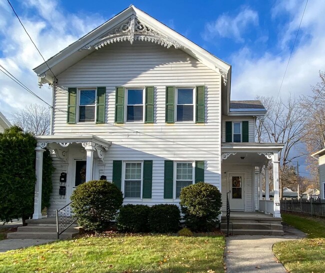 Building Photo - 13 Grove Ave