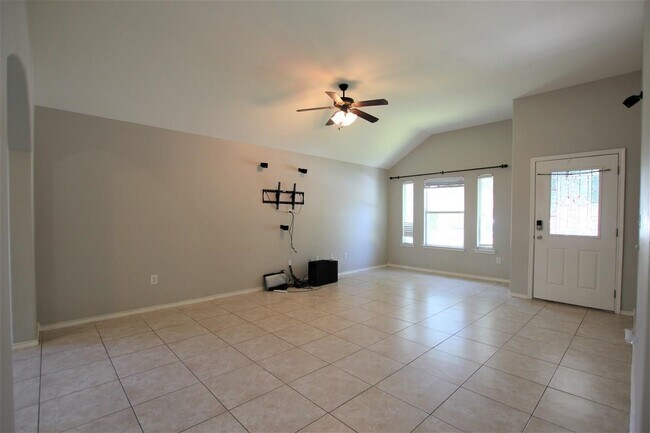 Foto del edificio - 1911 Stone Field Ln
