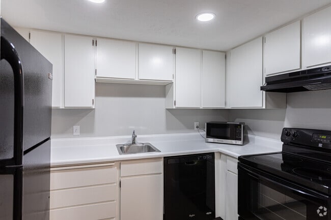 2BR, 1BA - 900SF - Kitchen - Cove Point Retirement - Independent Living