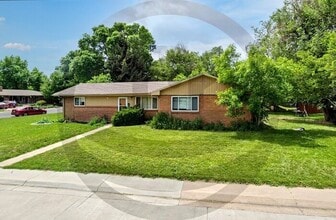 Building Photo - 1307 Castlerock Dr