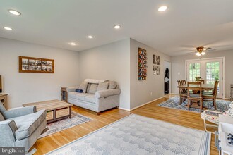 Building Photo - 8307 Carrleigh Pkwy