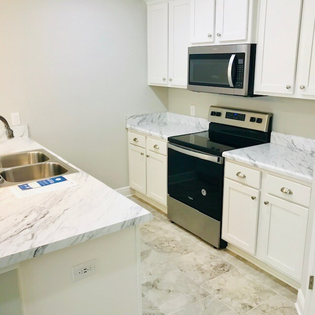 Foto del edificio - 8445 Walnut Ave