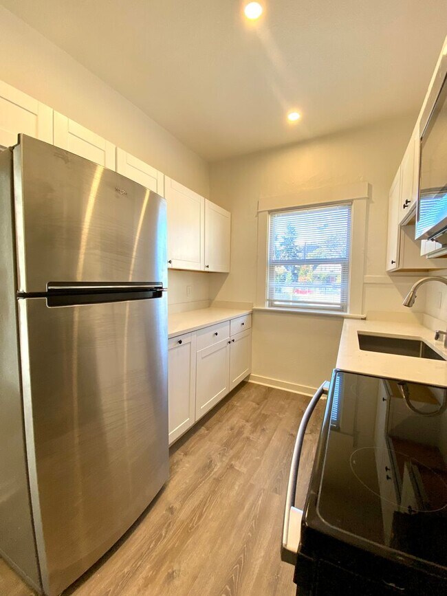 1421 On Queen Anne Apartments Apartments in Seattle, WA