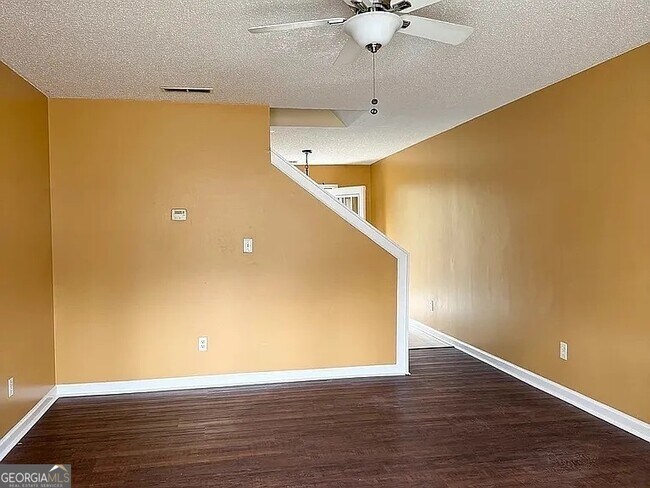 Foto del edificio - 1202 Pinedale Cir NW