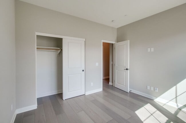 Building Photo - 11011 Peyton Wy