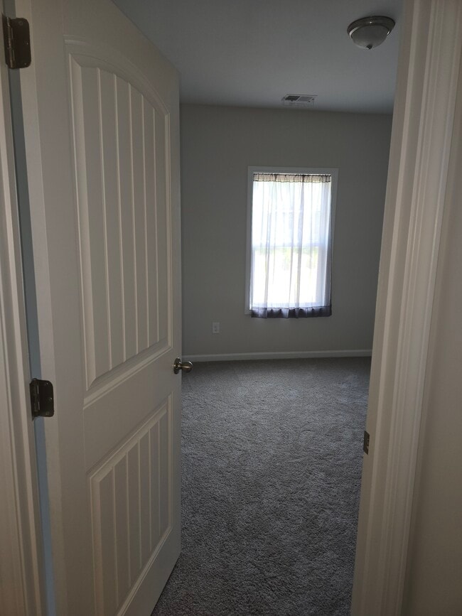 Building Photo - 150 Spyglass Ln