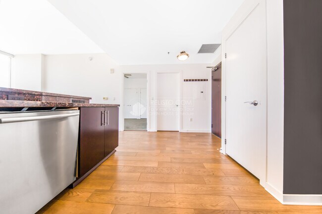 Building Photo - 222 Broadway