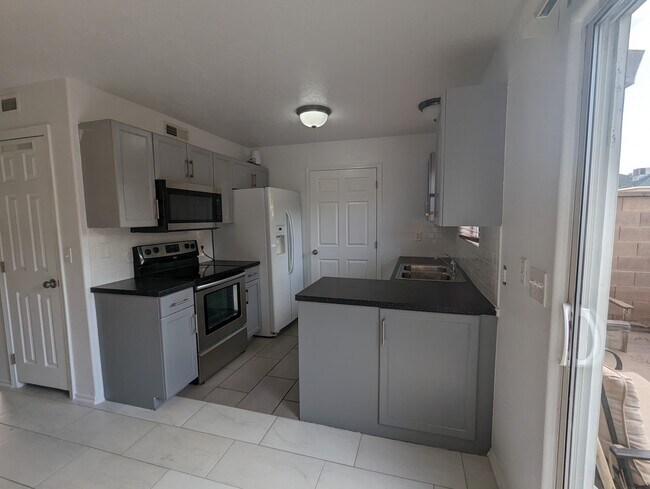 Cocina - 1063 E 600 S