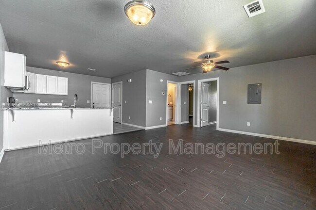 Building Photo - 109 2nd Ave SW