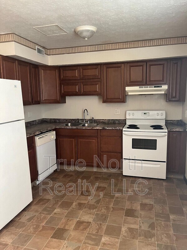 Building Photo - 2610 Sandbury Blvd