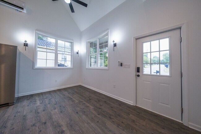Foto del edificio - Brand New 2 Bed / 1 Bath Home with Loft