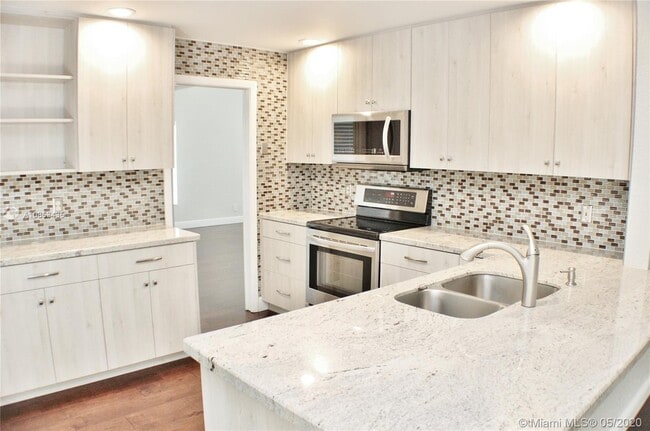 Building Photo - 2895 NW 69th Terrace
