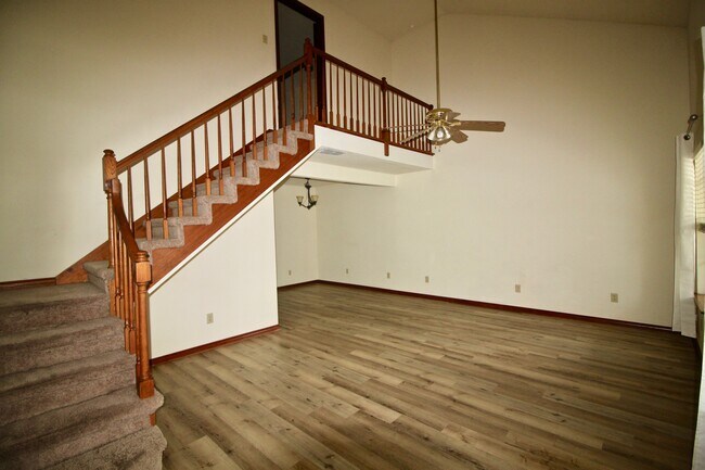 Sala de estar - 59219 N Pearl Dr