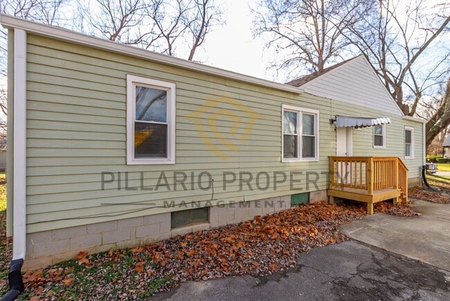 Foto del edificio - 3 Bed/1 Bath Bungalow near Wes Montgomery ...