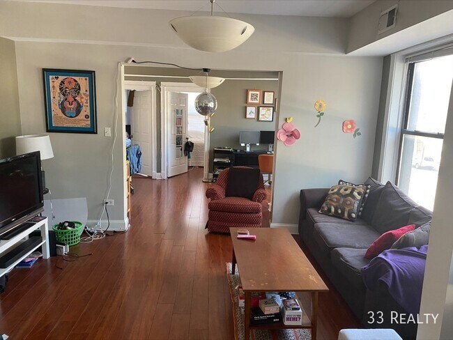 Building Photo - Spacious 2 bedroom apartment in Edgewater ...