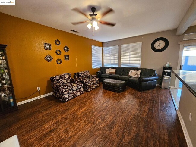Foto del edificio - 2236 Newport Ct