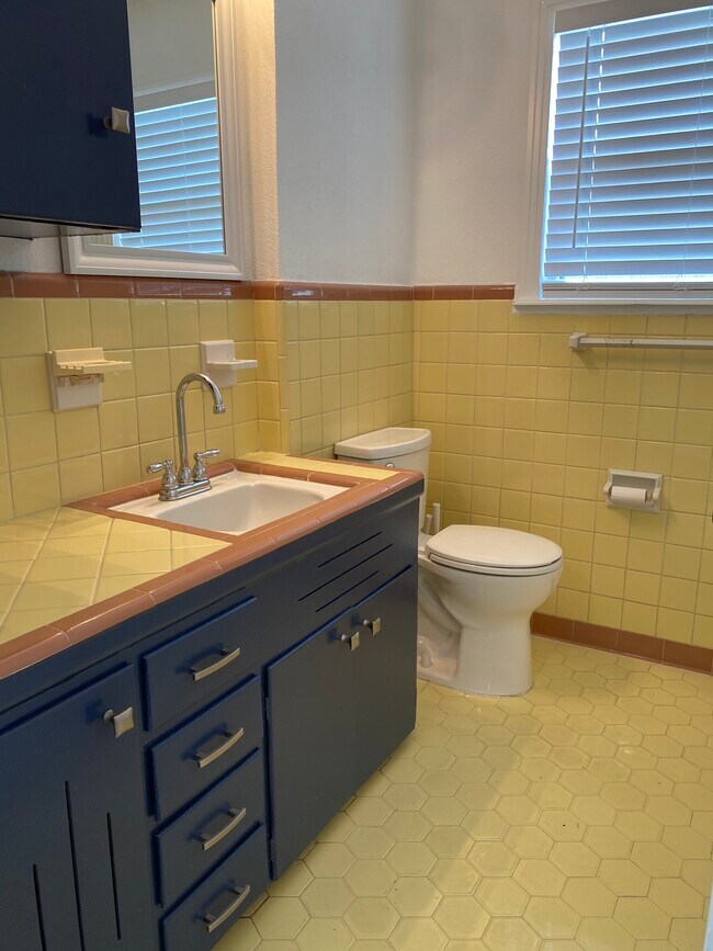 Foto del edificio - 1530 Daly Dr