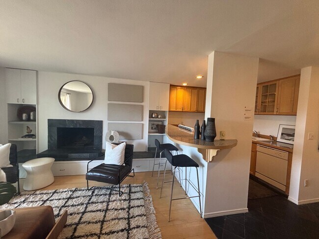 Photo - Queen Anne Gem with Private Balcony & Cozy... Apartment