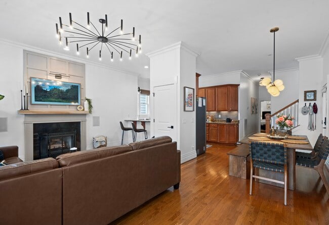 Building Photo - 315 Augusta Ave