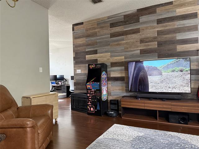 Foto del edificio - 11616 Charlotte Ln