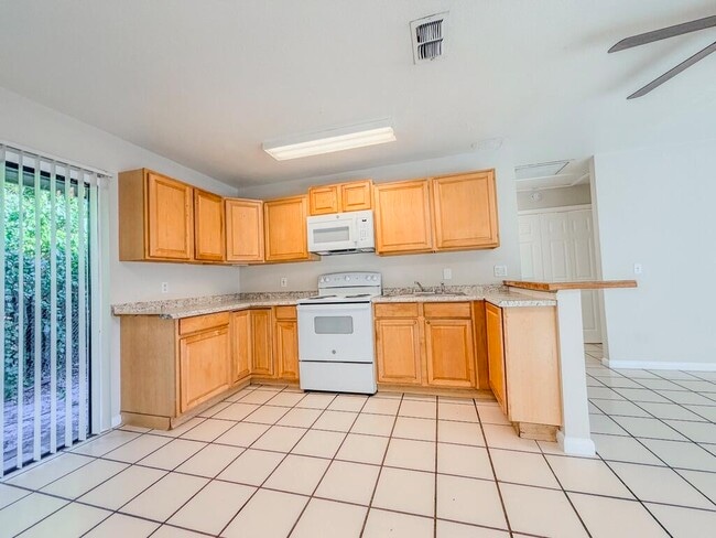 Foto del edificio - 2028 Major Dr