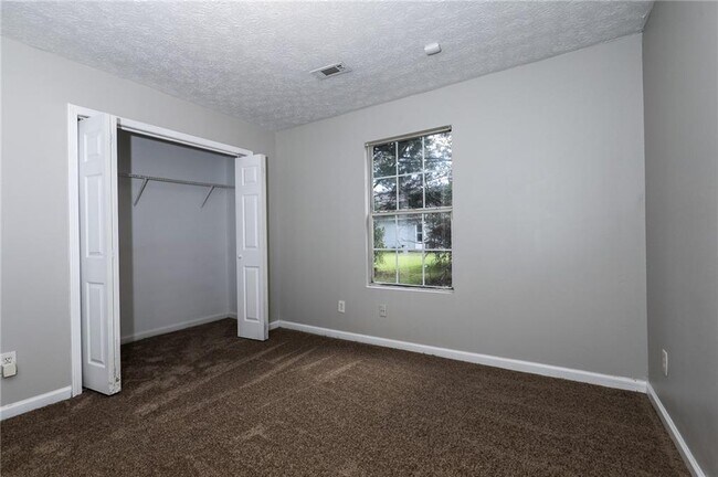 Foto del edificio - 9402 Highland Ridge