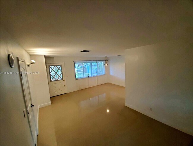 Foto del edificio - 729 NE 6th St