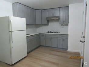 Building Photo - 319 Valley St