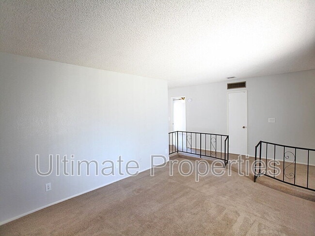 Building Photo - 8445 N 47th Dr
