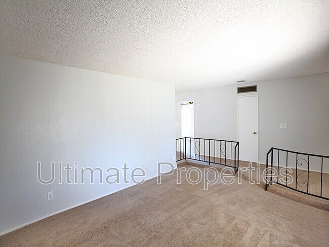 Foto del edificio - 8445 N 47th Dr