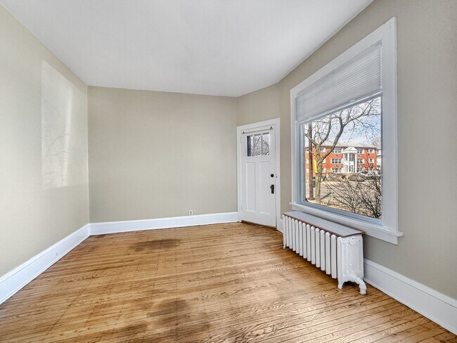 Foto del edificio - 1019 W 31st St