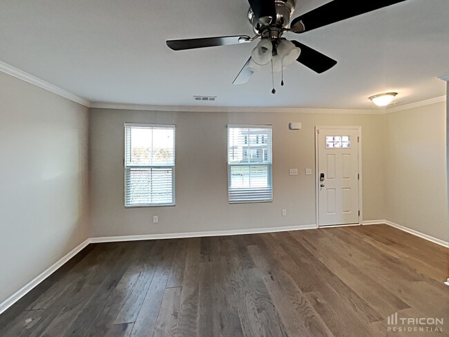 Building Photo - 1909 Belle Arbor Dr