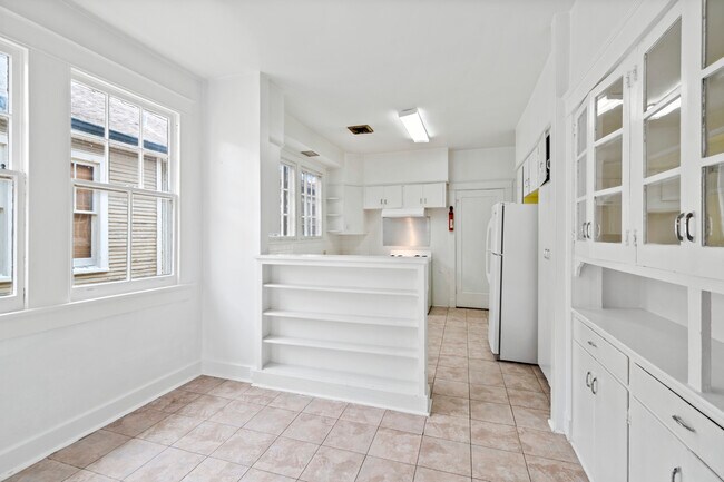 Building Photo - 1629 Jefferson Ave