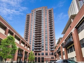 Building Photo - 330 N Jefferson St