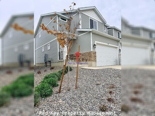 Building Photo - Wayne Way Townhouse