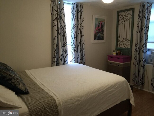 Foto del edificio - Charming Renovated Twin in the Heart of Manayunk | $2,250/Month
