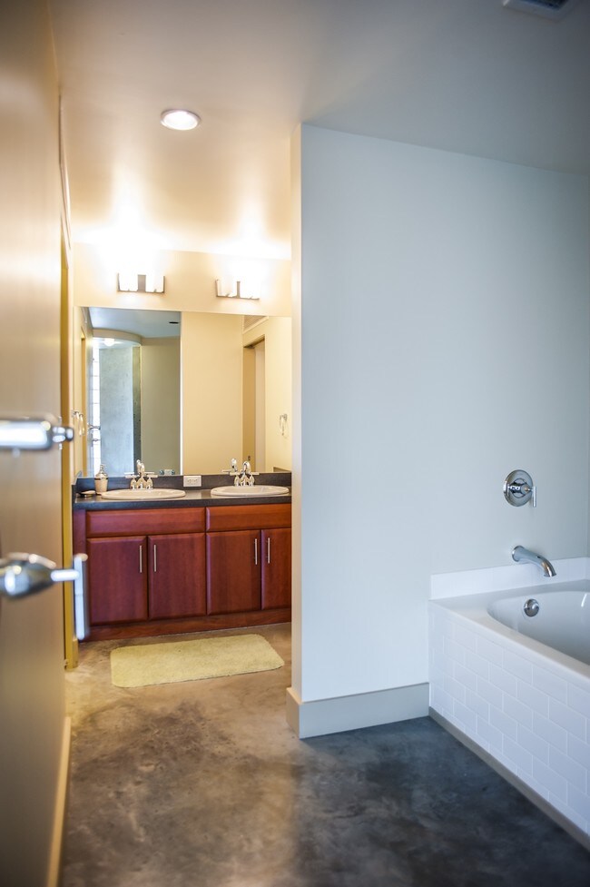 Bogen Lofts Apartments Saint Louis, MO