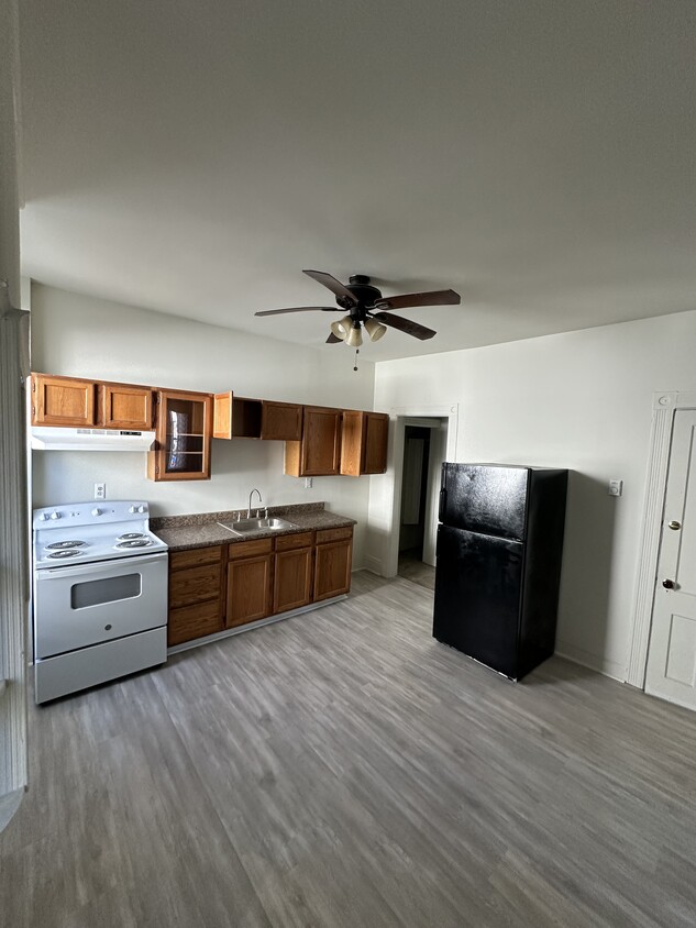 Primary Photo - 64 McElwain Ave